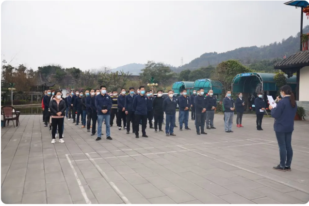 泸州华球体育（中国）科技公司玻璃.png