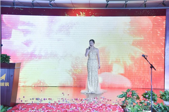 泸州华球体育（中国）科技公司玻璃.png