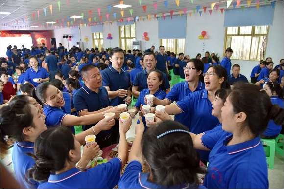 泸州华球体育（中国）科技公司玻璃.png